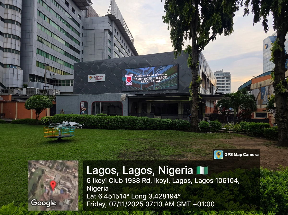 Ikoyi Club LED – by Patio & Badminton building advertising face and surrounding environment