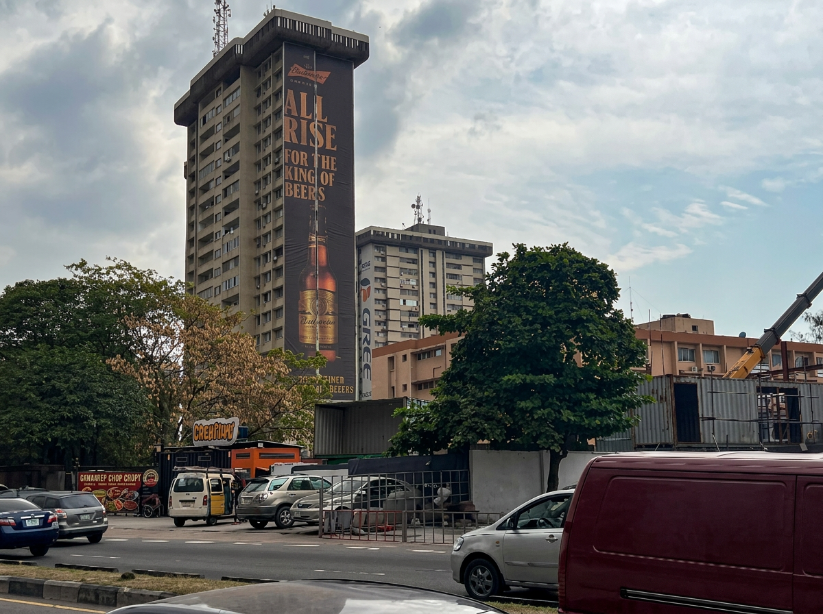 Iconic wall drape – Ozumba Mbadiwe FTF Bonny Camp, Onikan advertising face and surrounding environment