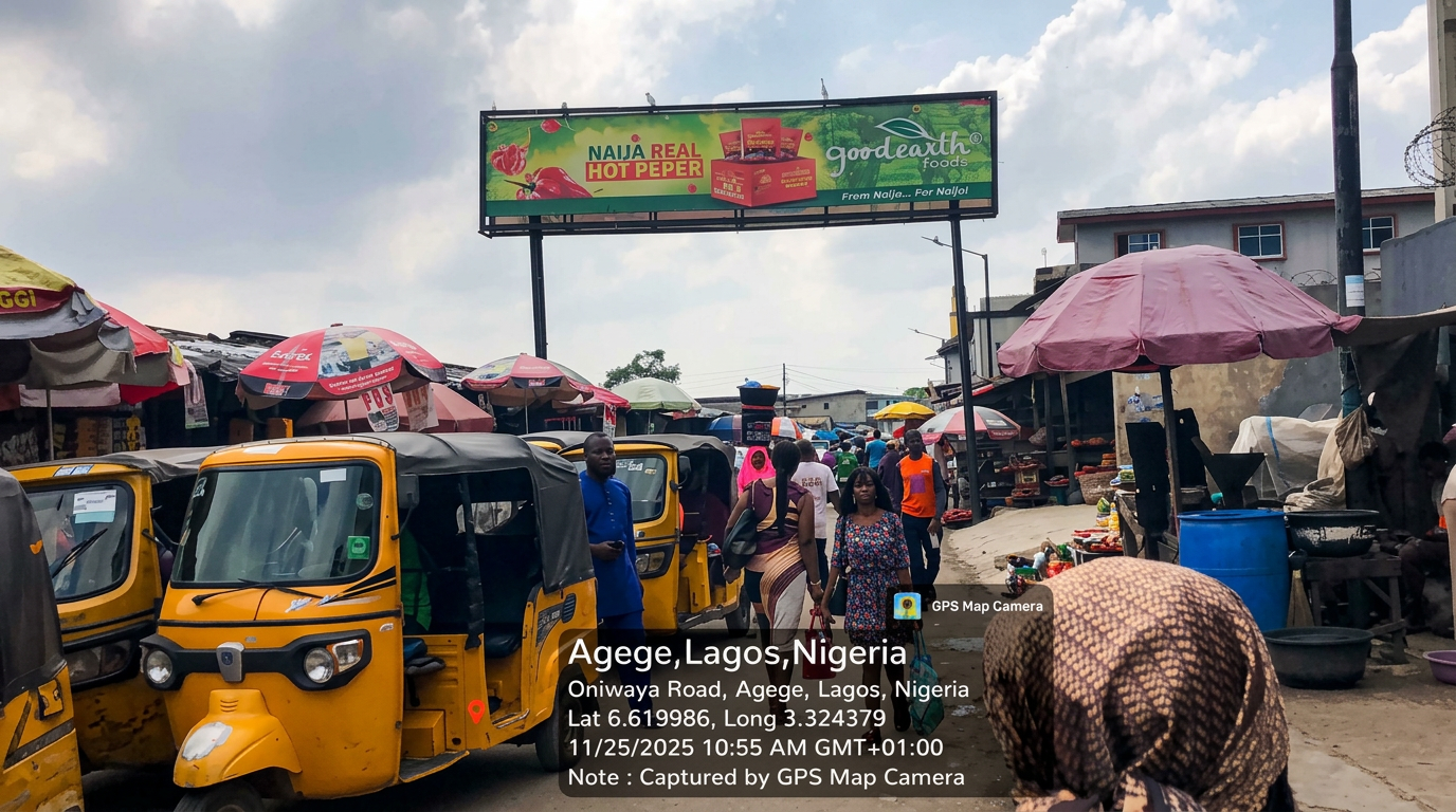Market arcade – Market Street off Papa Ashafa (Side A) advertising face and surrounding environment