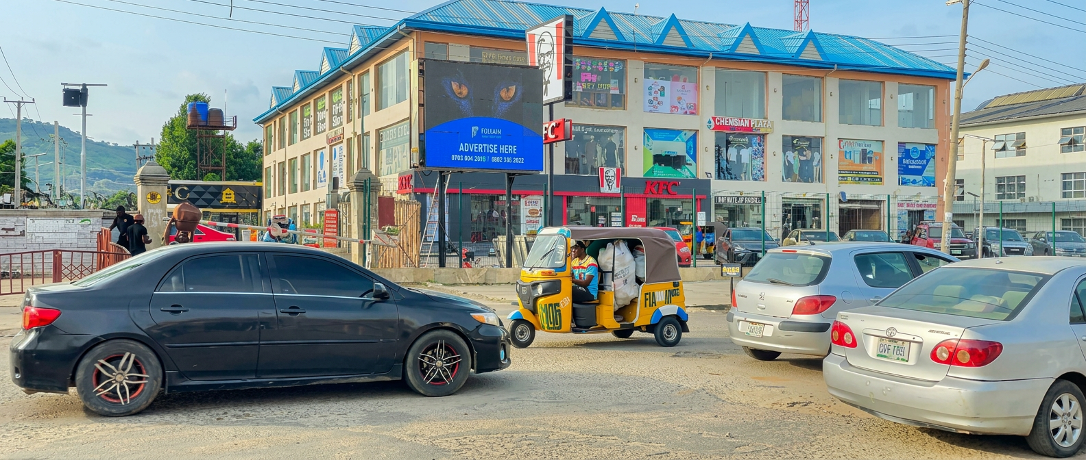 Gwarimpa LED – Chembian Plaza, 4th Avenue advertising face and surrounding environment