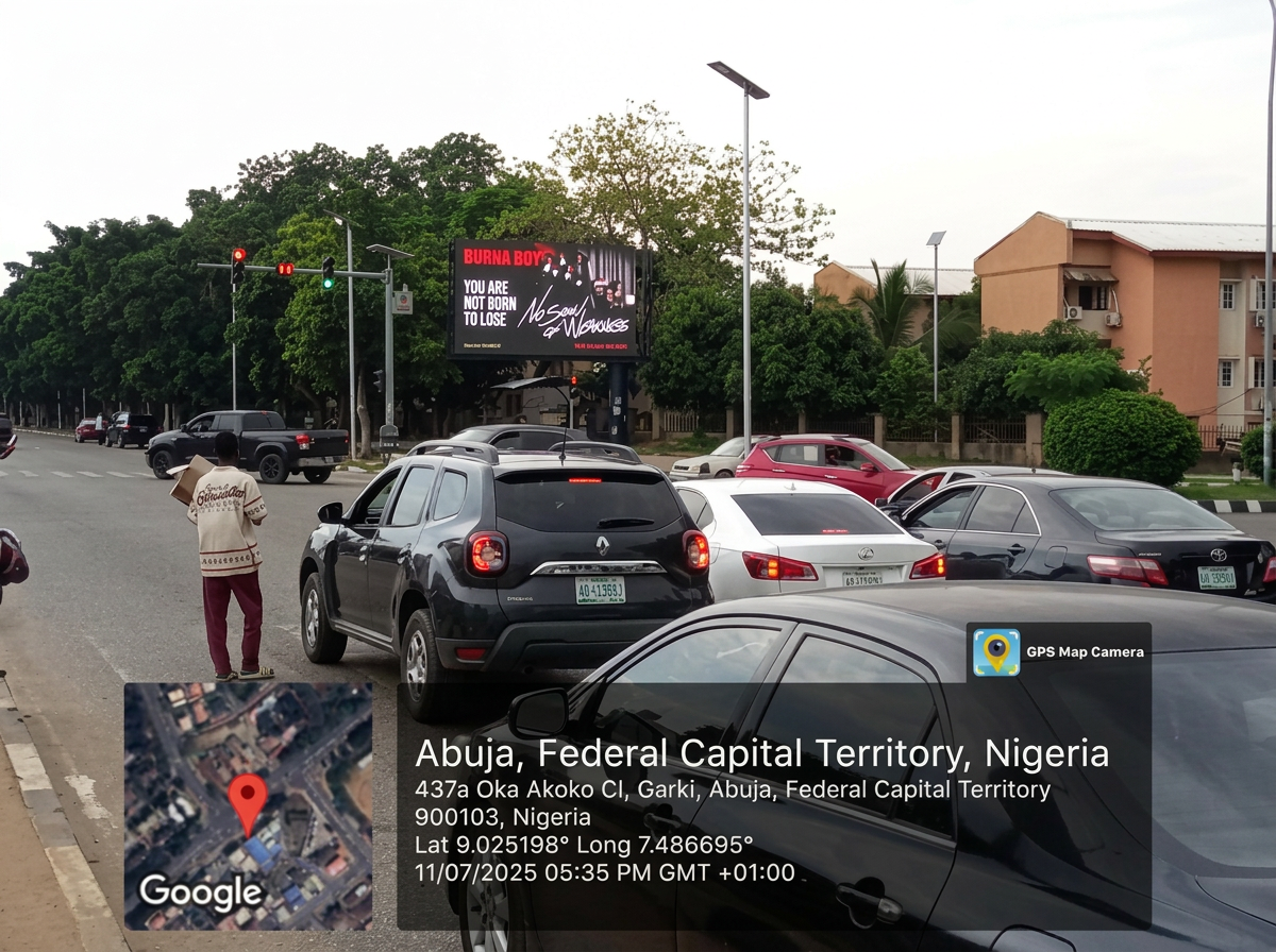 Garki LED – Ahmadu Bello Way opp. GAC Motors advertising face and surrounding environment