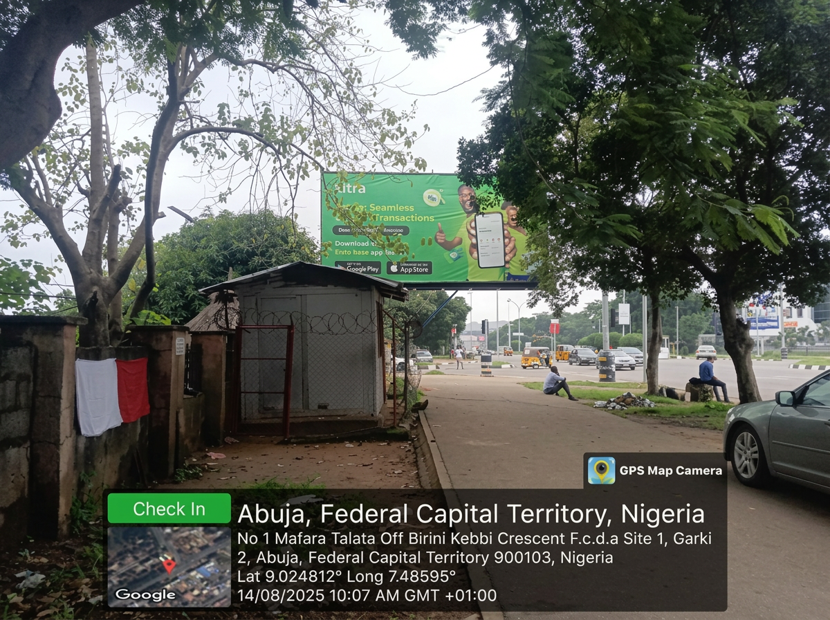 Garki walkway panel – Ahmadu Bello Way opp. GAC Motors advertising face and surrounding environment